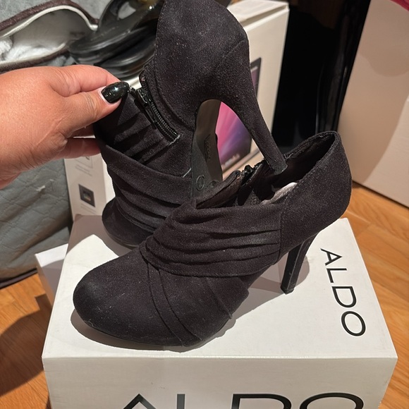 Black booties - Picture 3 of 10